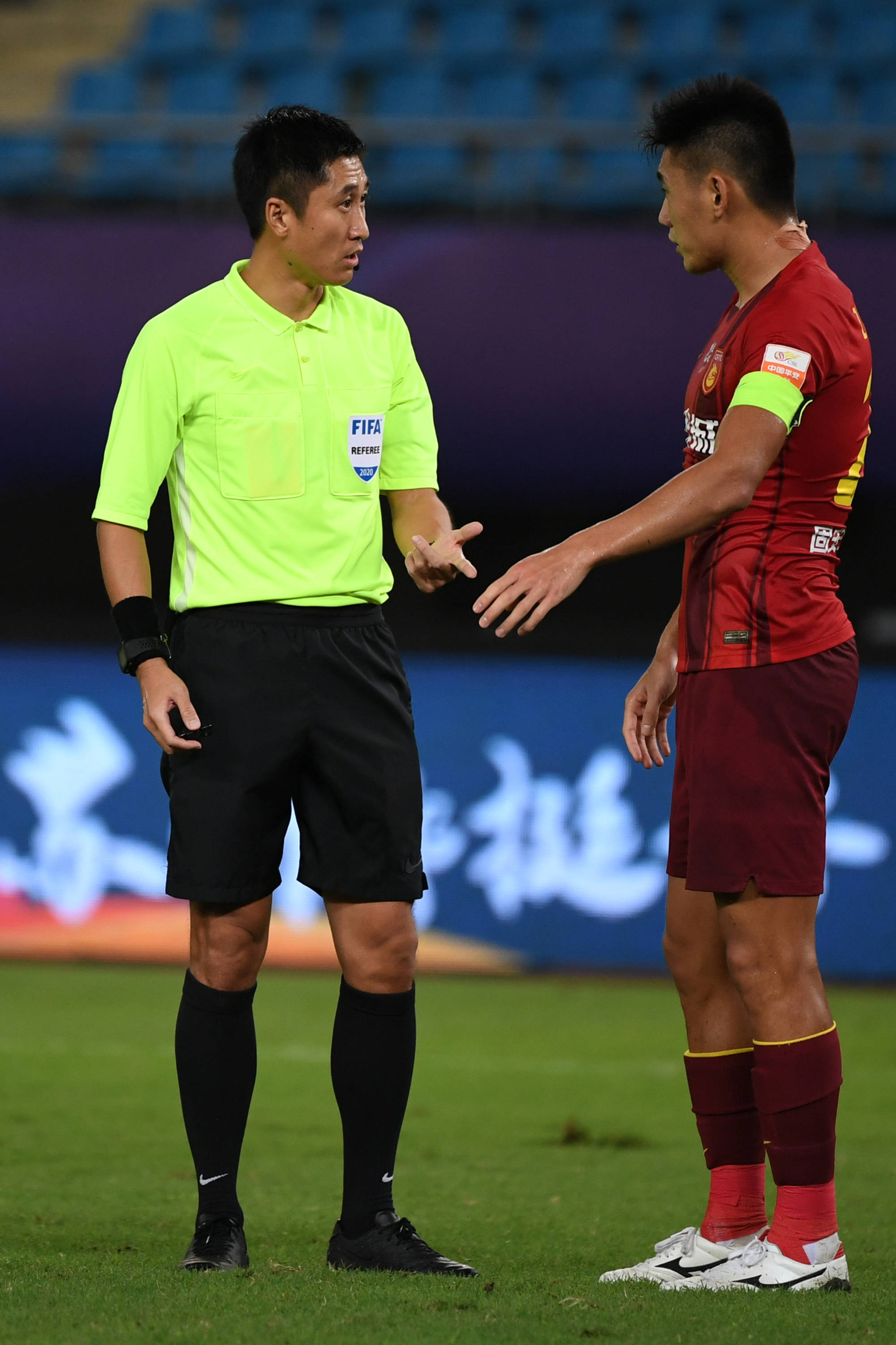 半岛体育官方-河北华夏贵州智诚对决揭示,华夏场面领先的简单介绍