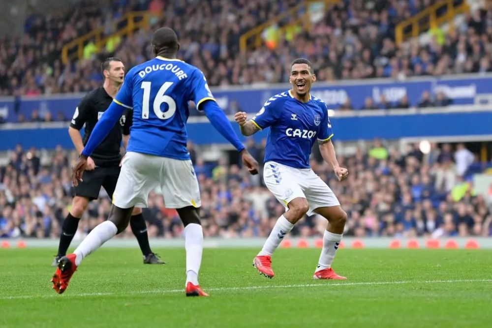 埃弗顿队终结不败纪录,球员表现有交差 埃弗顿队终结不败纪录,球员表现有交差