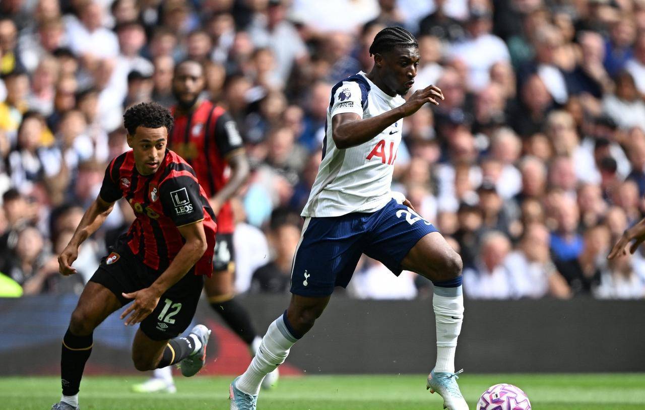 曼城客场击败桑德兰,继续保持全胜 曼城客场击败桑德兰,继续保持全胜