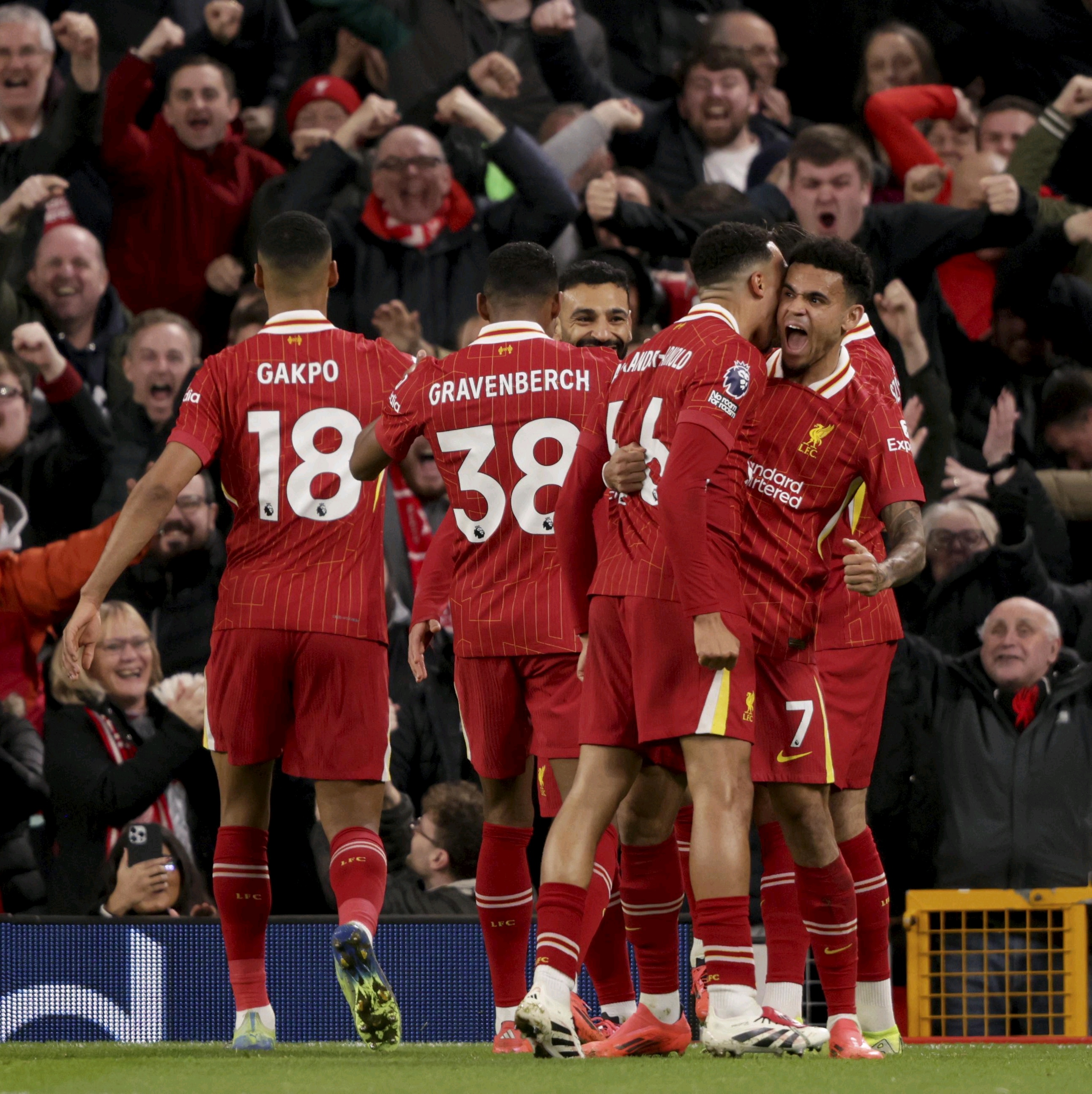 利物浦客场大胜,锁定晋级半决赛 利物浦客场大胜,锁定晋级半决赛