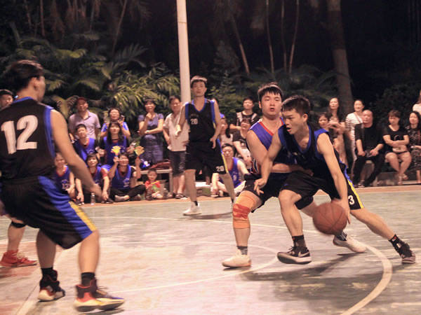 半岛体育官网入口-美洲篮球锦标赛激烈角逐,全队斗志高昂