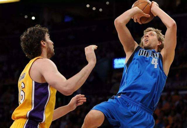 半岛体育地址-关于小牛内线压制对手,赢得胜利的信息