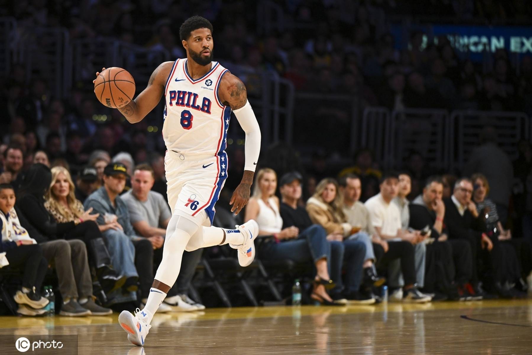 乔治最后时刻致命三分的简单介绍 乔治最后时刻致命三分的简单介绍