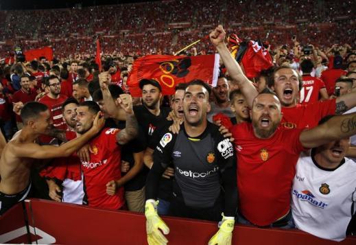 半岛体育网站入口-包含基尔攻城略地，取得关键三分稳定排名的词条