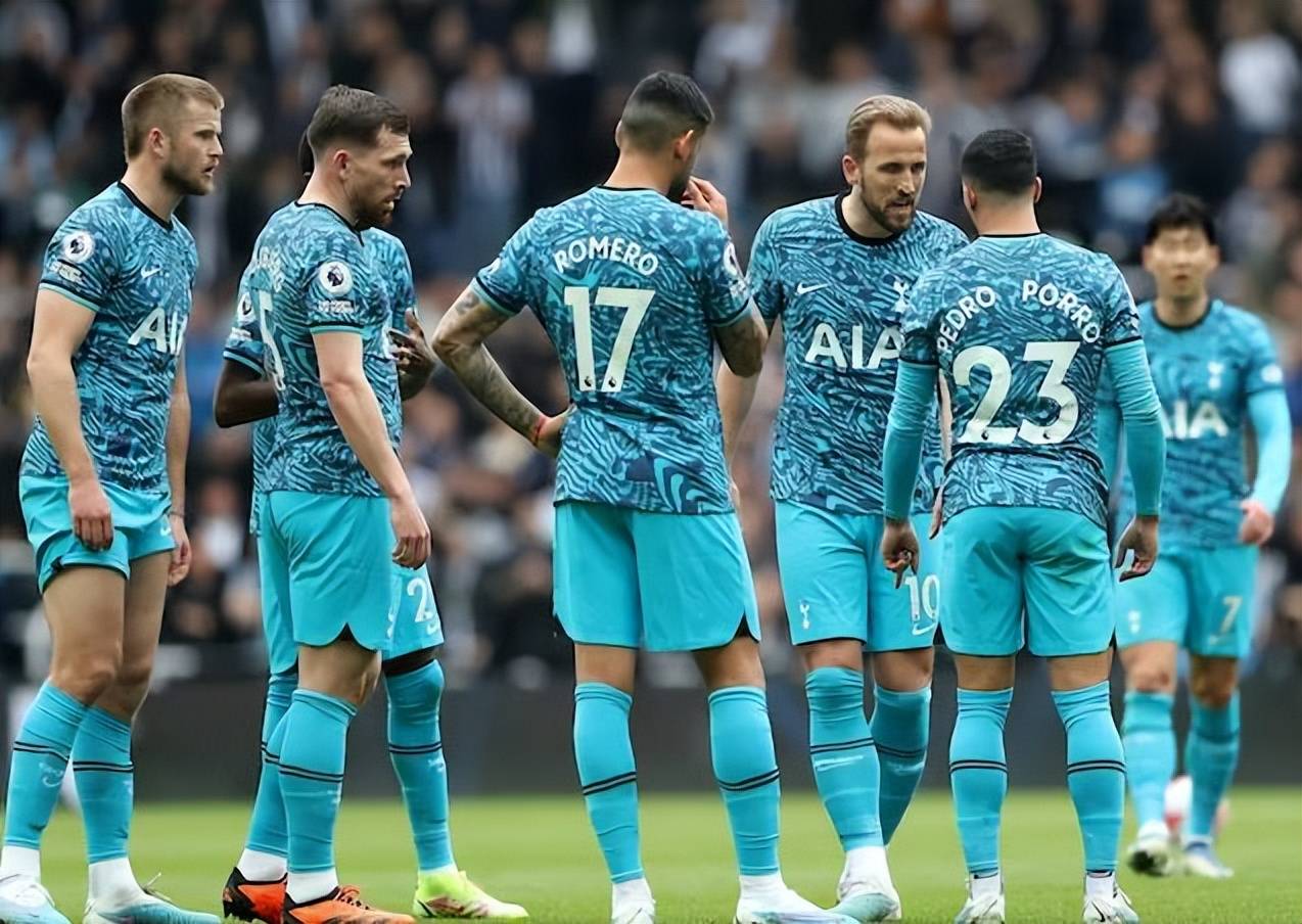 包含里昂队宣布与中场球员续约至年的词条 包含里昂队宣布与中场球员续约至年的词条