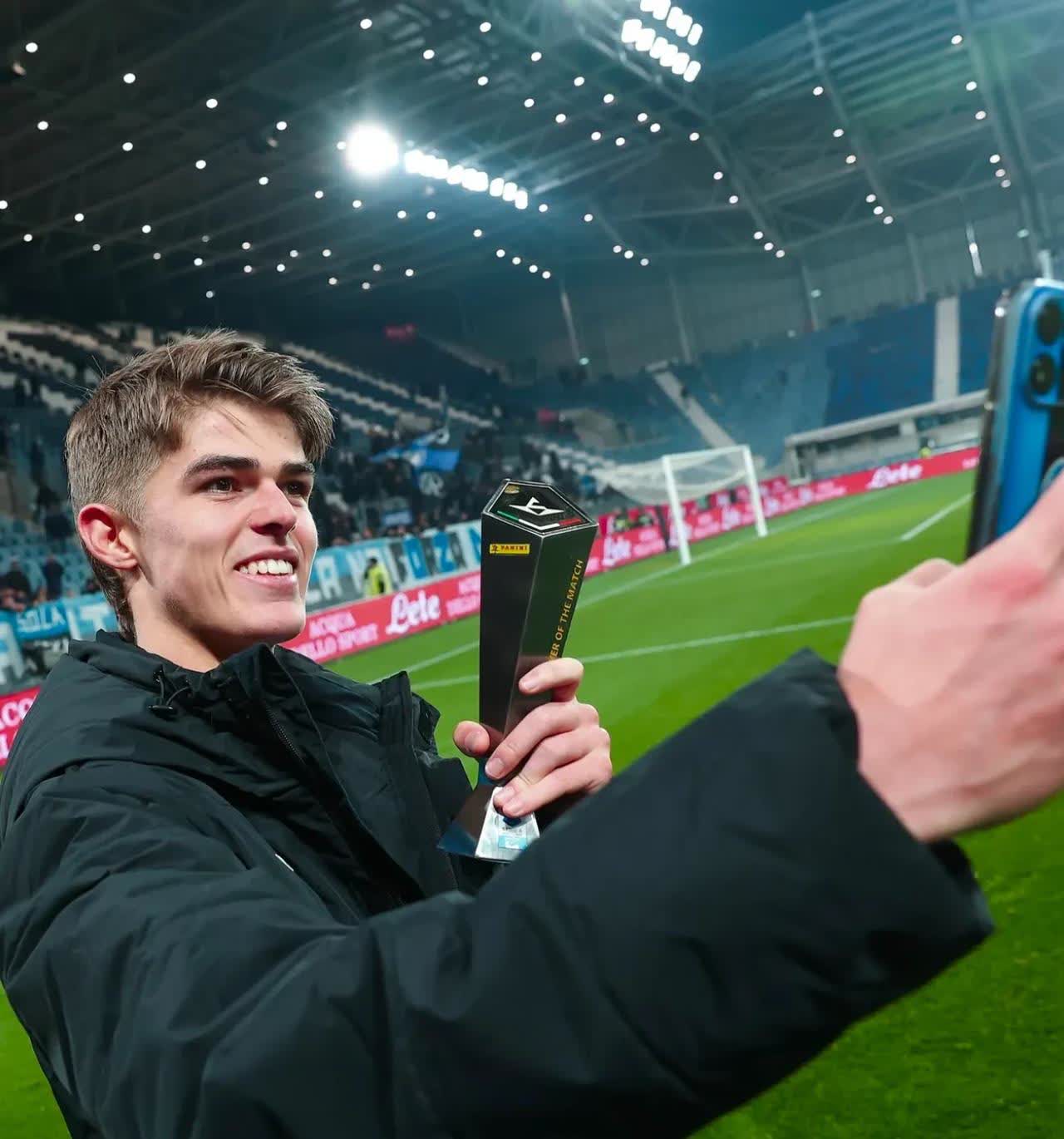 半岛体育亚洲官网-关于那不勒斯客场击败AC米兰，特谢拉梅开二度的信息