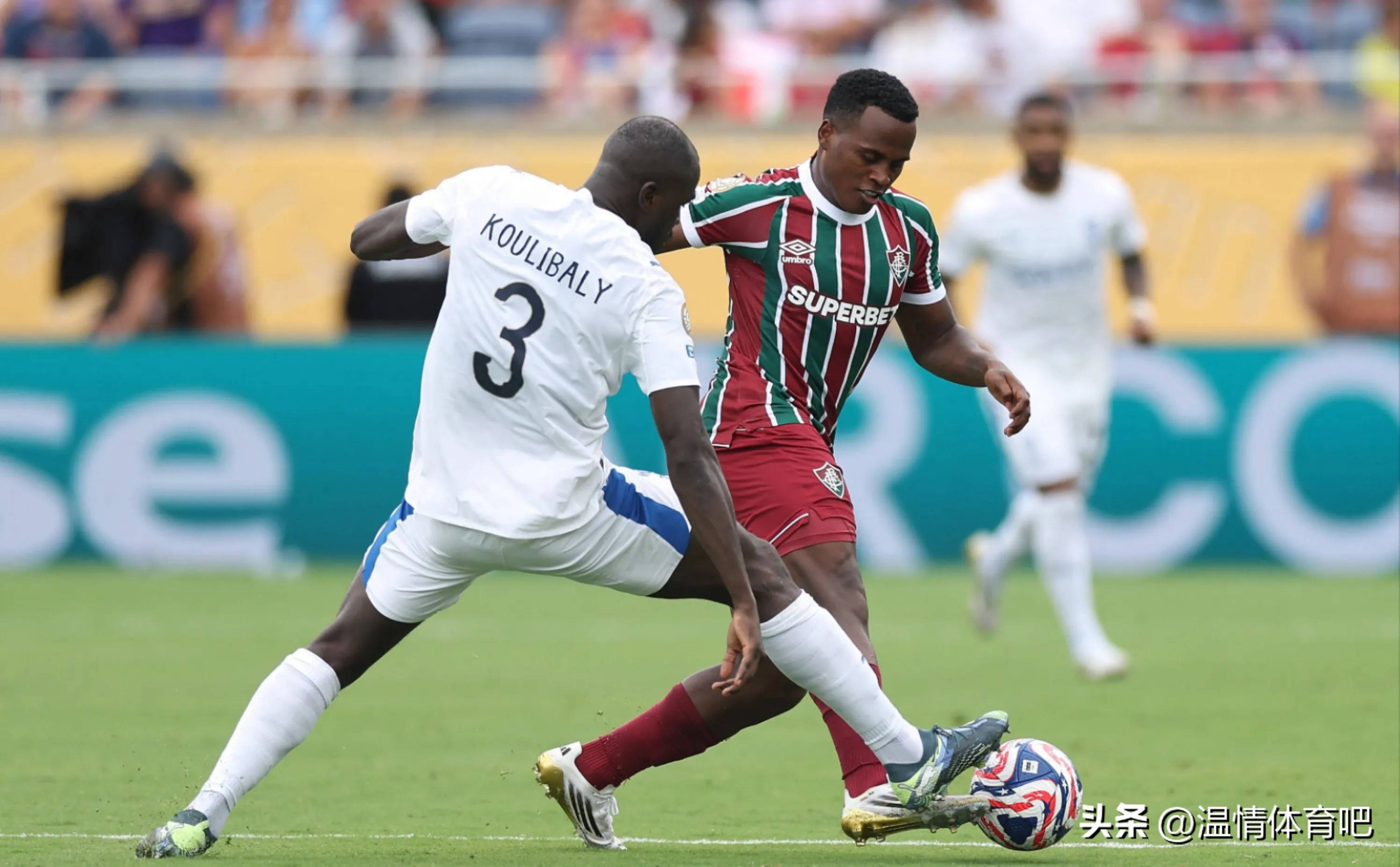 两支豪门球队在亚洲足联赛场上交手